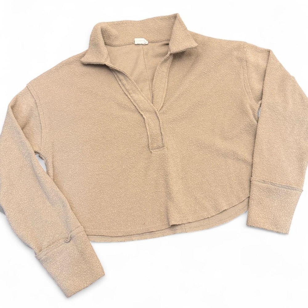 Le Lis Beige Collared Cropped Cozy Long-Sleeve Top